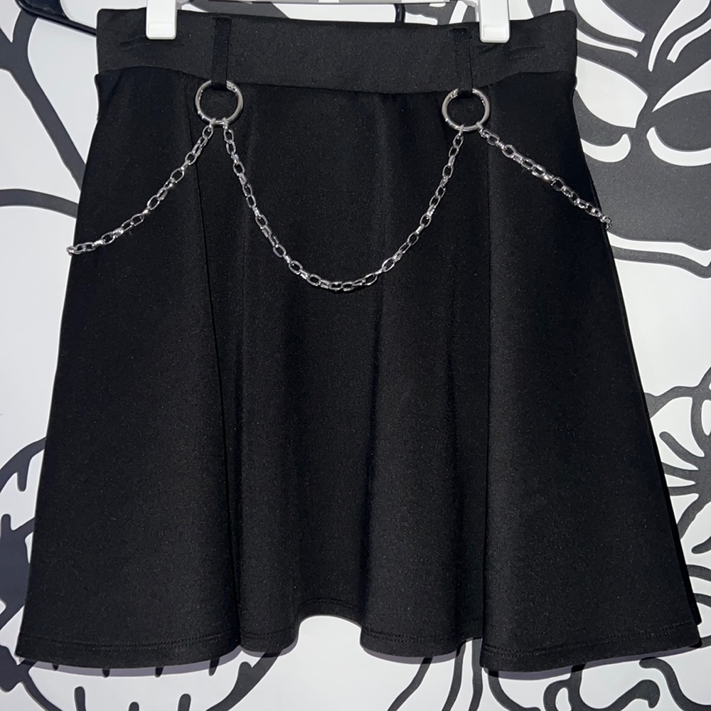Hot topic chain skirt